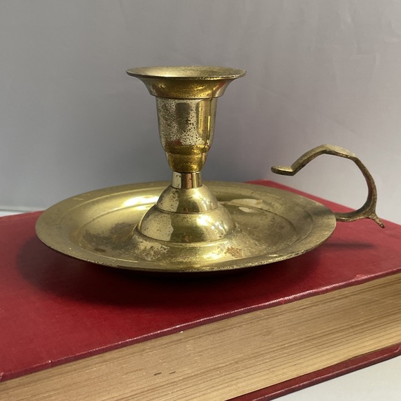 Vintage Rustic Brass Taper Candlestick Holder Chamber Finger Loop Brass‎ Kingdom - Picture 1 of 8